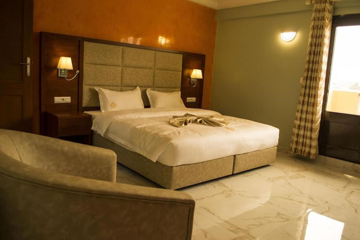 Hotel Jouvence International Yaoundé Екстериор снимка