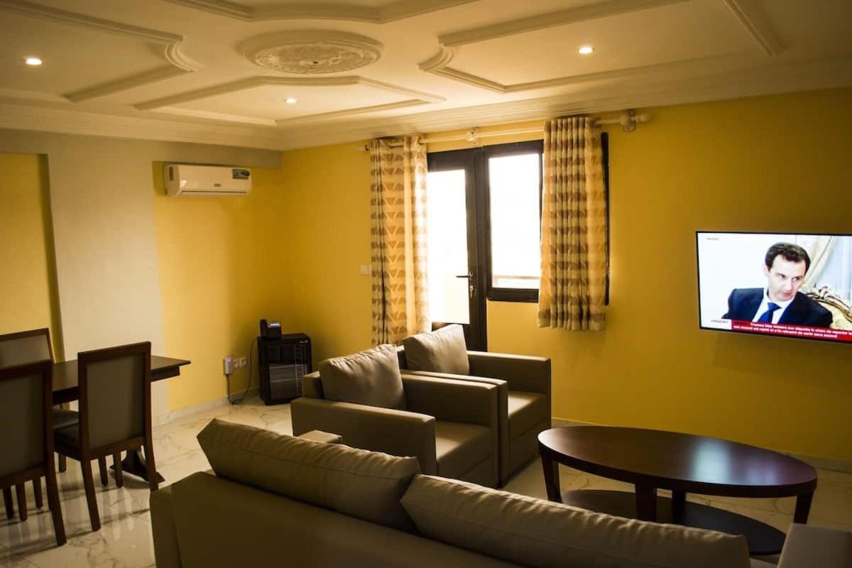 Hotel Jouvence International Yaoundé Екстериор снимка