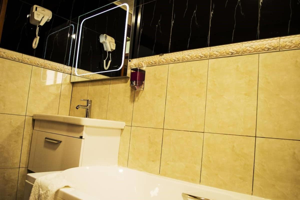 Hotel Jouvence International Yaoundé Екстериор снимка