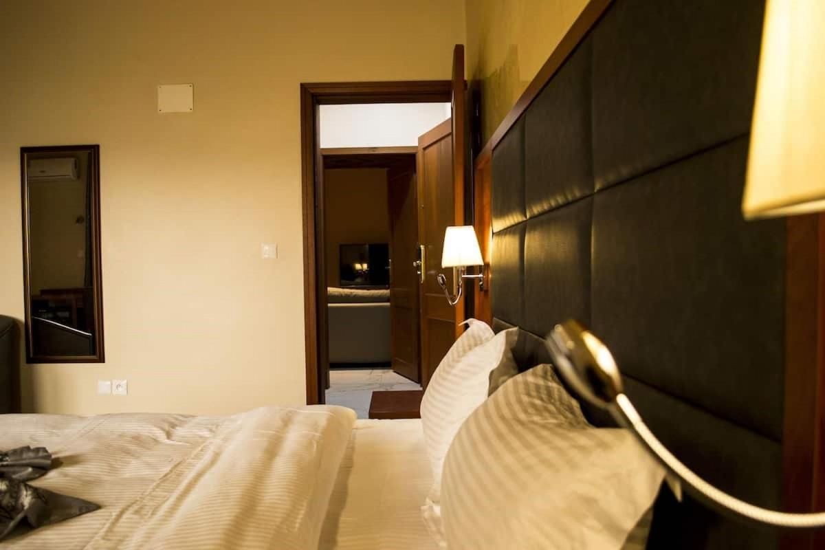 Hotel Jouvence International Yaoundé Екстериор снимка