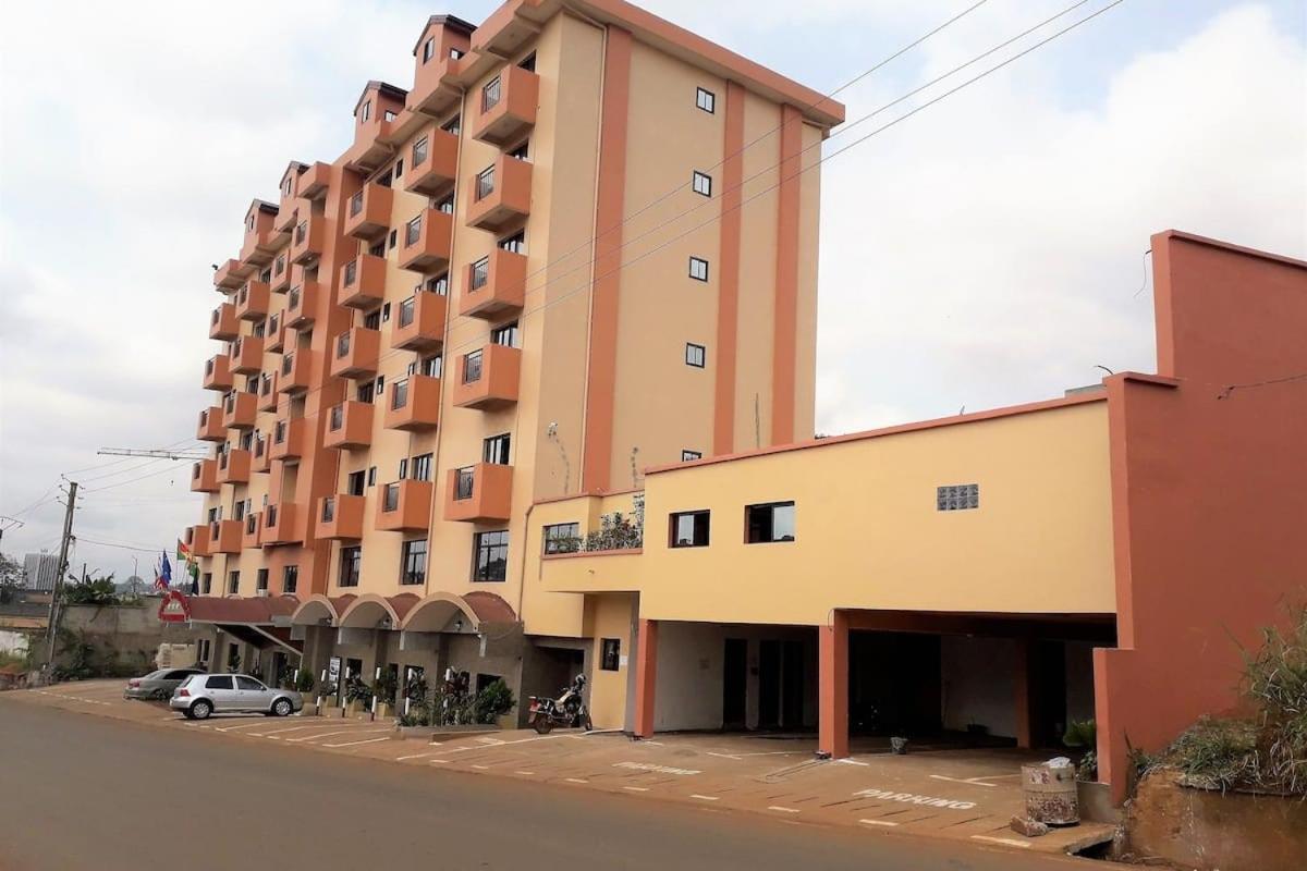 Hotel Jouvence International Yaoundé Екстериор снимка