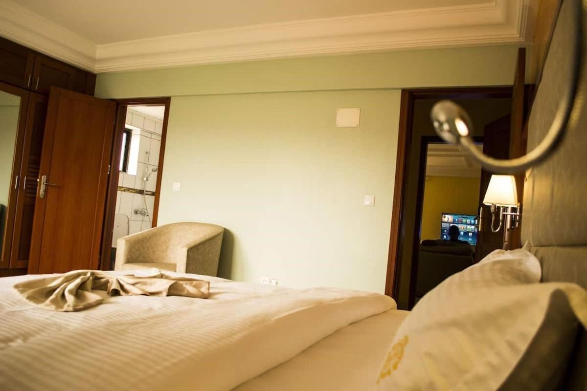 Hotel Jouvence International Yaoundé Екстериор снимка
