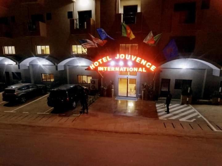 Hotel Jouvence International Yaoundé Екстериор снимка